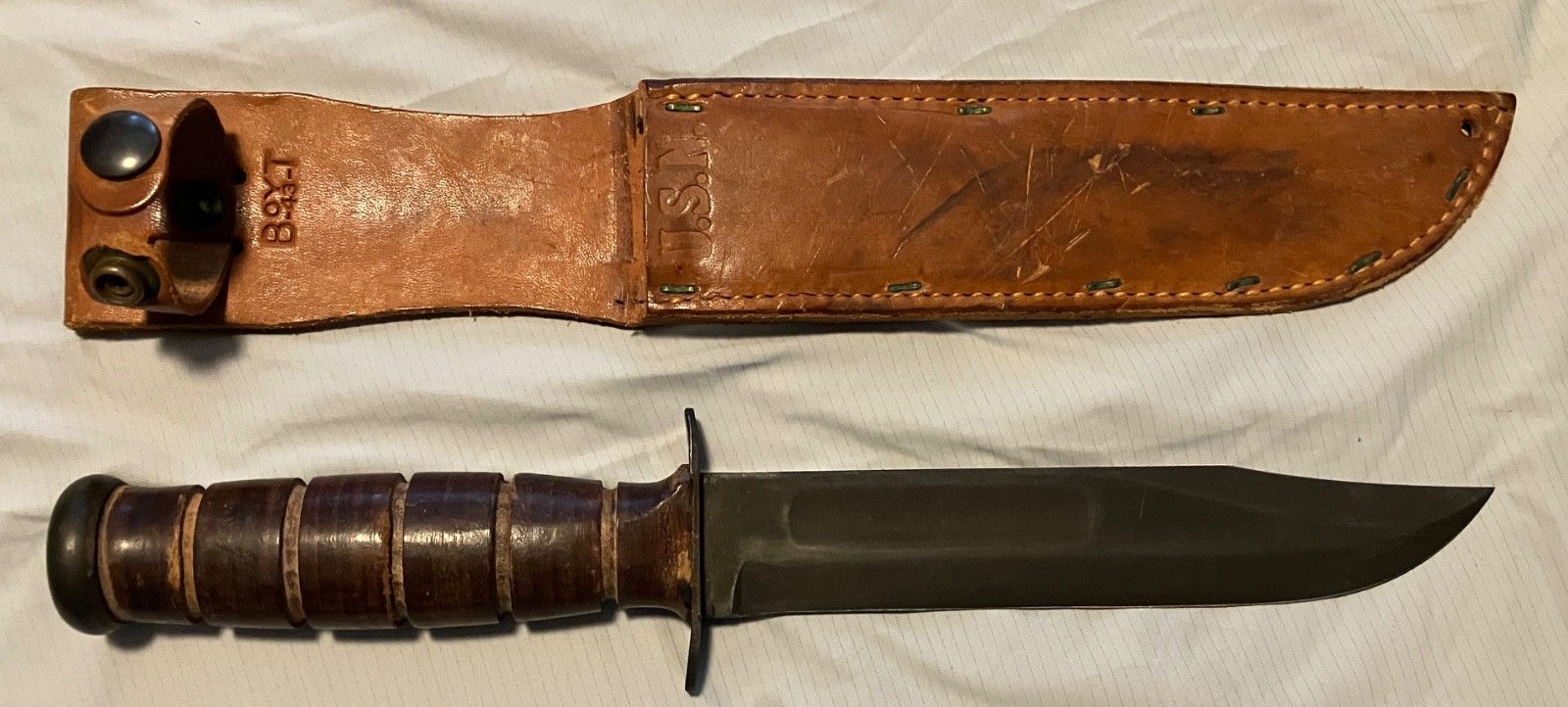 Vintage WW2 KABAR MK2 US Navy knife with Boyt leather scabbard, 1943 Vintage WW2 KABAR MK2 US Navy knife with Boyt leather scabbard, 1943