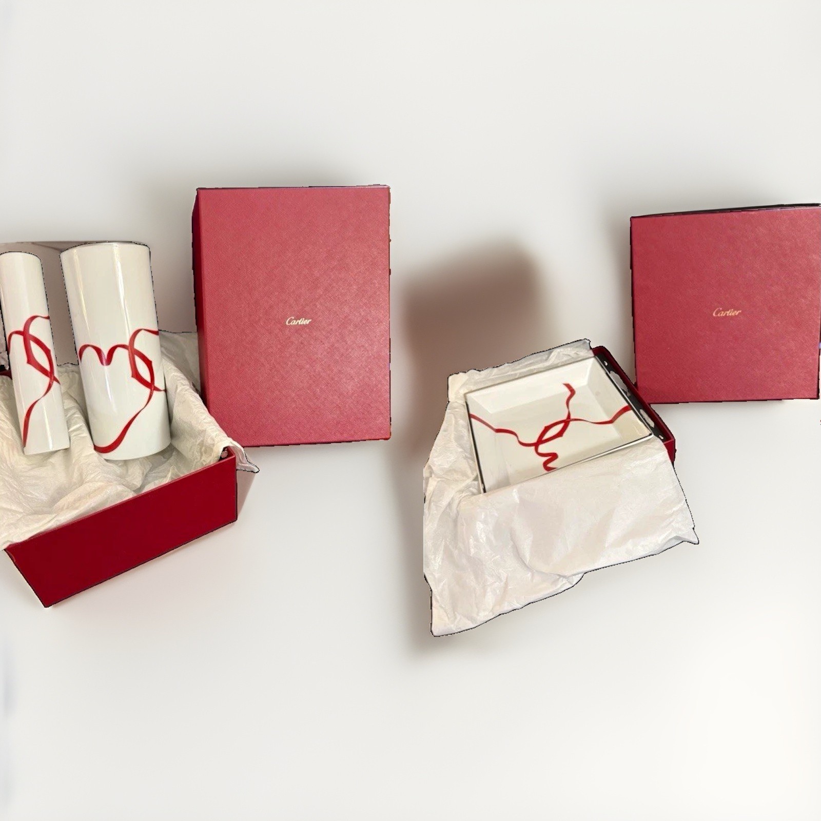Entrelacés de Cartier Porcelain Collection A Rare, Pristine 3 Piece Set Entrelacés de Cartier Porcelain Collection A Rare, Pristine 3 Piece Set