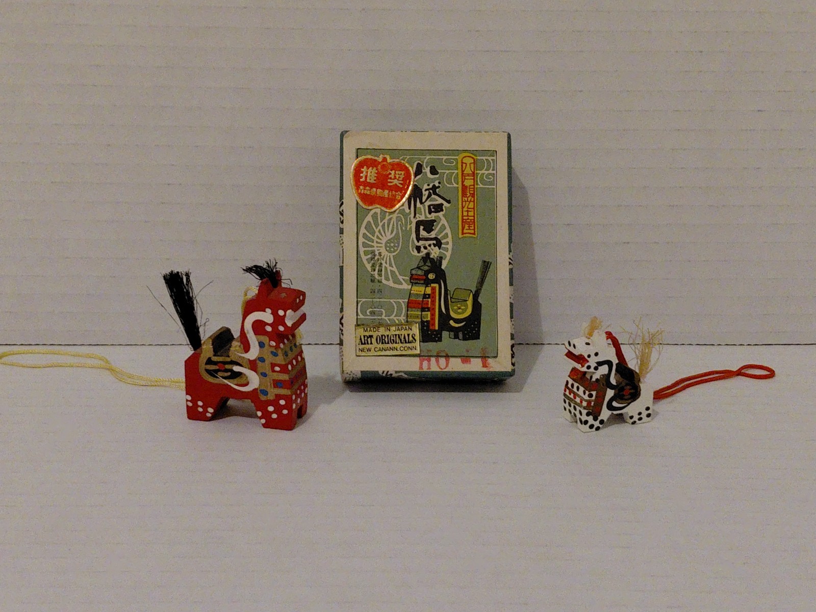 YAWATA UMA VINTAGE PAIR OF HAND PAINTED  CHRISTMAS ORNAMENTS WITH ORIGINAL BOX