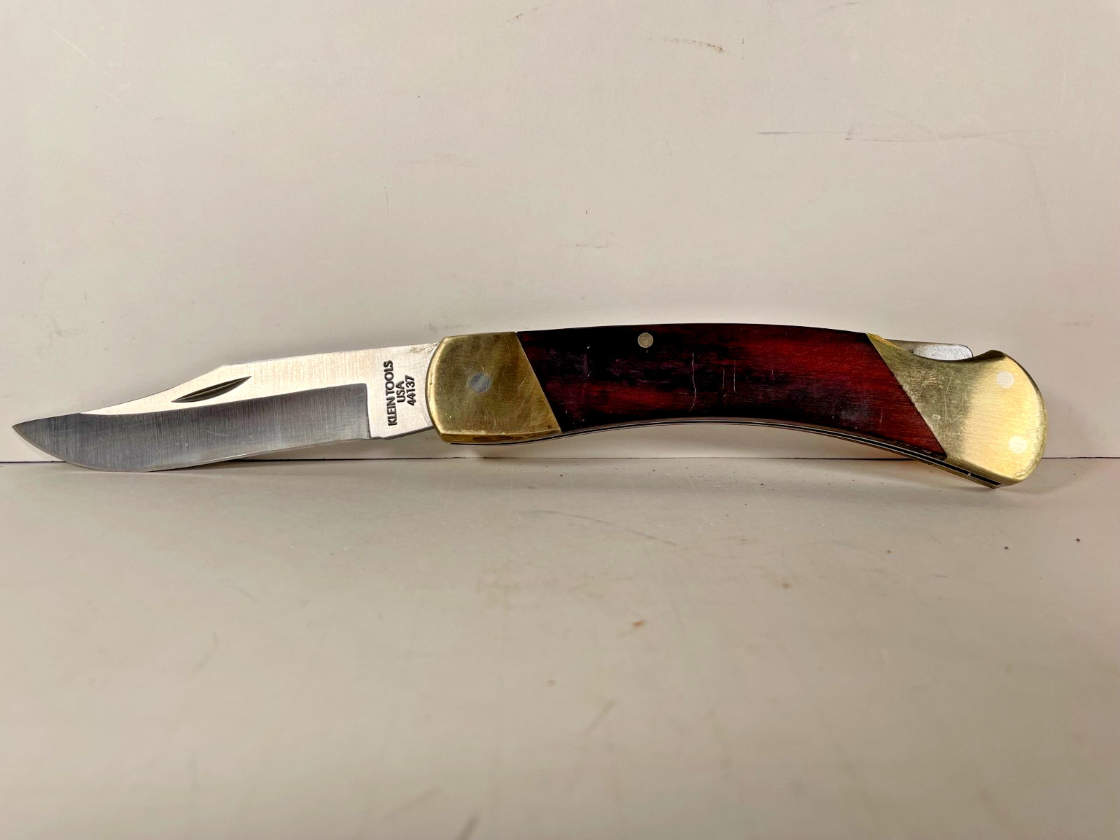 Klein Tools #44137 Lockback Knife with Klein Tools Leather Sheath Klein Tools #44137 Lockback Knife with Klein Tools Leather Sheath