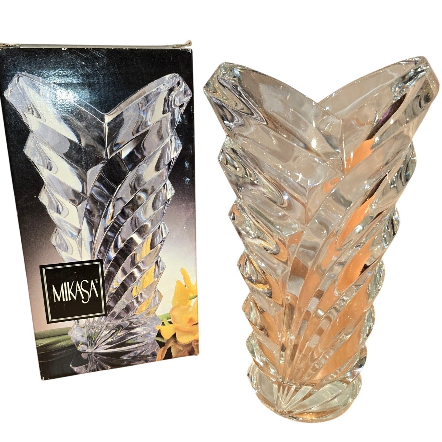3 pound Mikasa Wyndham Crystal Vase Glass Heavy 9 inches