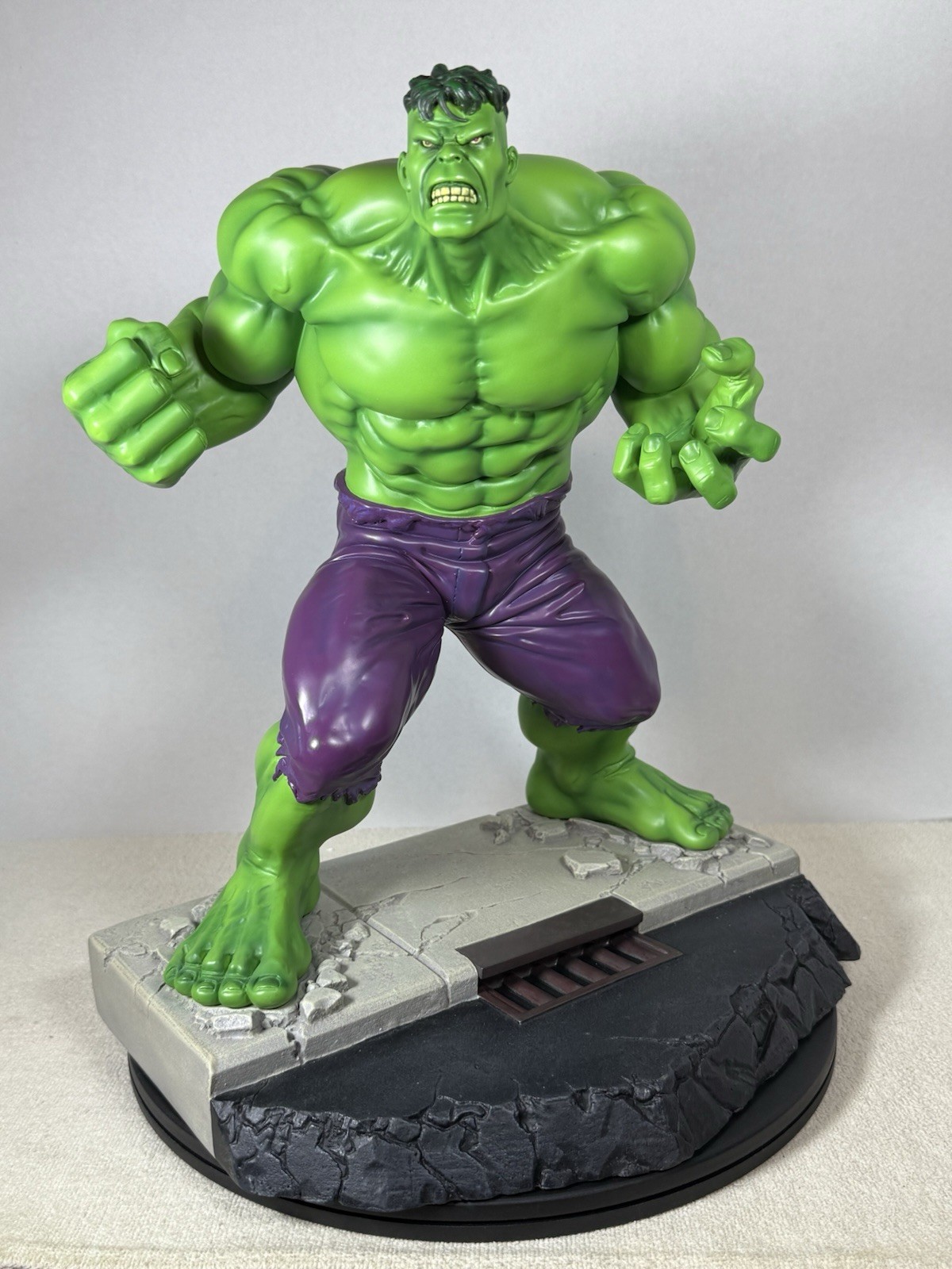 INCREDIBLE HULK ( SIGNED ) ARTIST PROOF~32/100 Statue ~HARD HERO~NEVER DISPLAYED