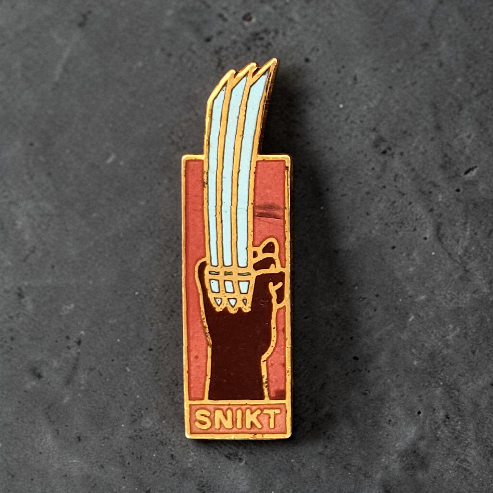 Vintage 1988 Marvel Wolverine SNIKT Claws X-Men Comic Book Enamel Lapel Pin