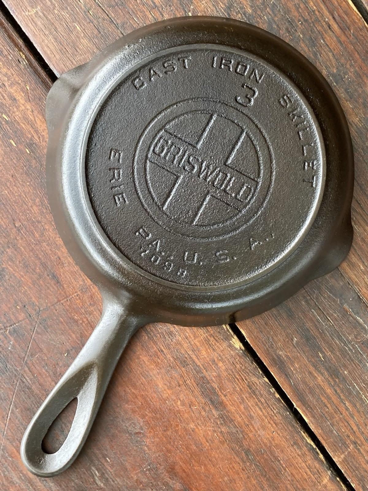 Griswold Cast Iron #3 Large Block Logo Skillet w/ Heat Ring
