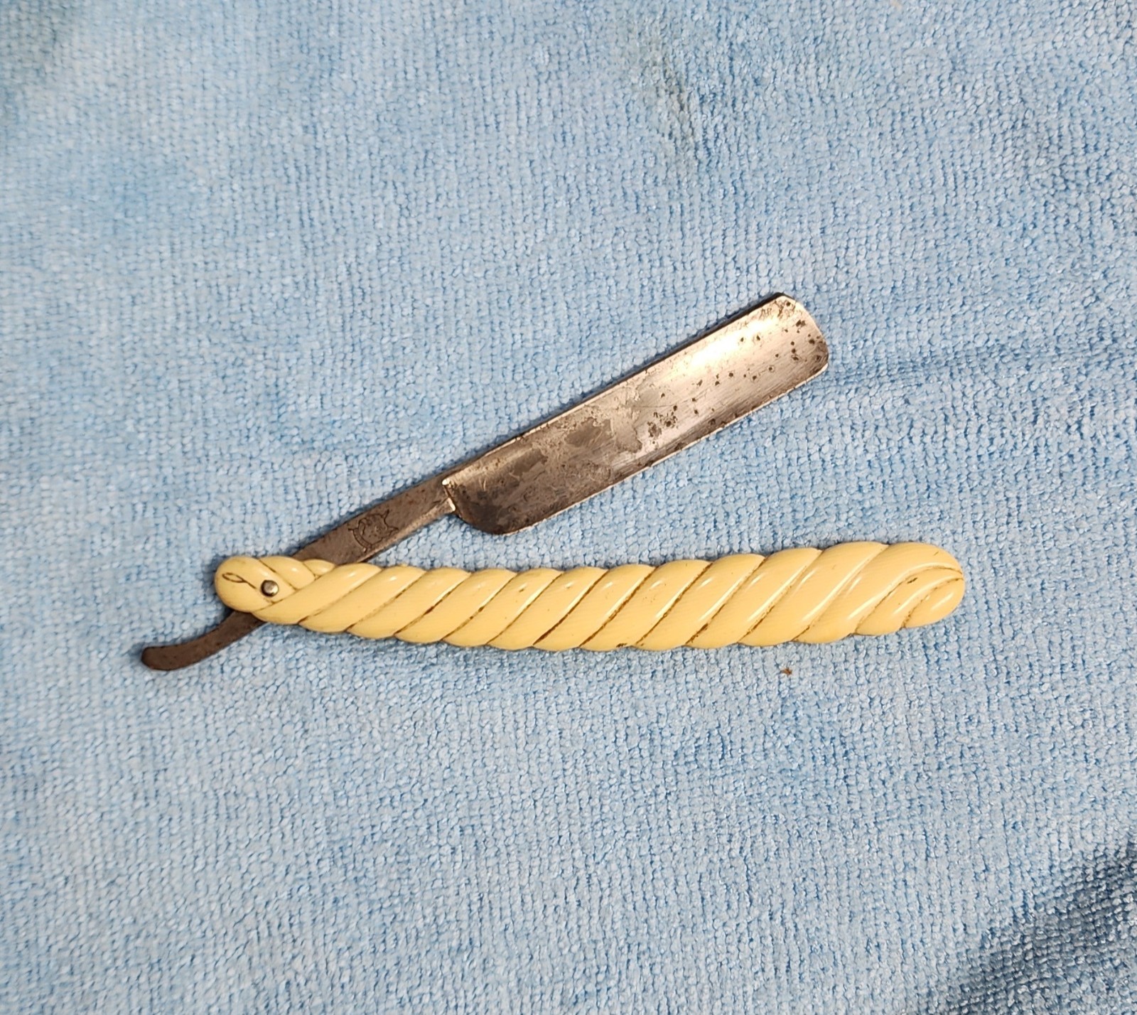 Vintage Straight Razor by Terrier Cutlery 