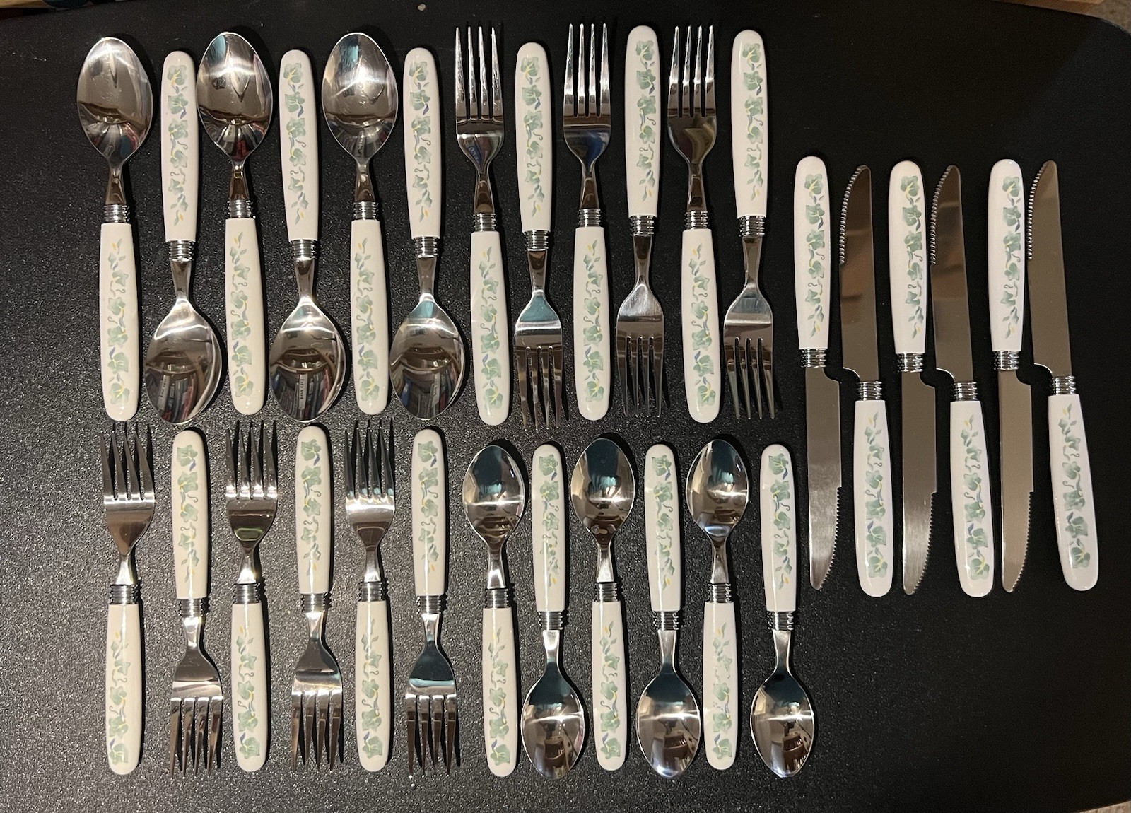 Vintage Corelle Callaway Ivy Green Flatware 30 piece set or 6 place settings