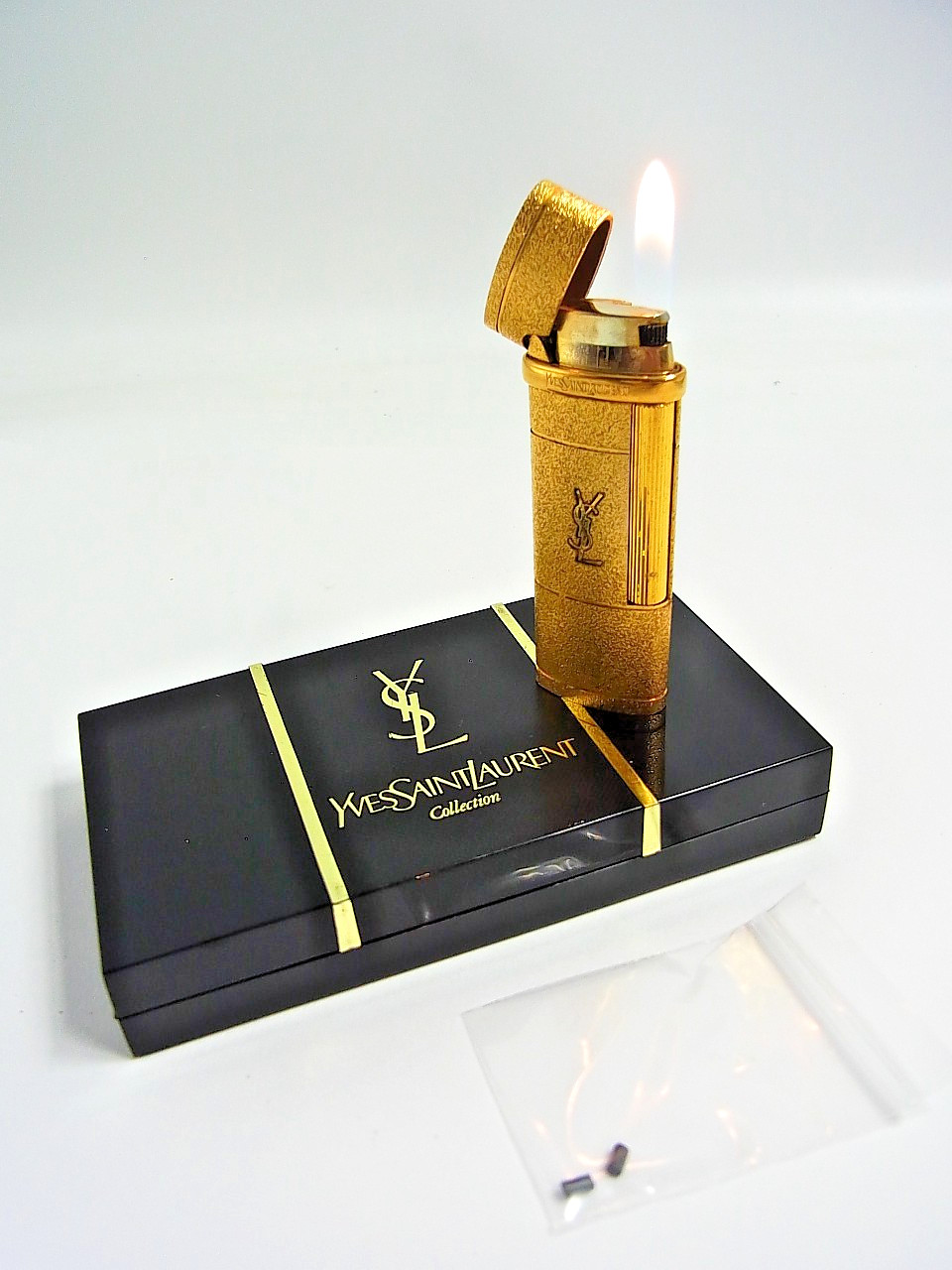 Working Yves Saint Laurent YSL Gas Lighter Gold Plated w/Box & 2pcs flints EX