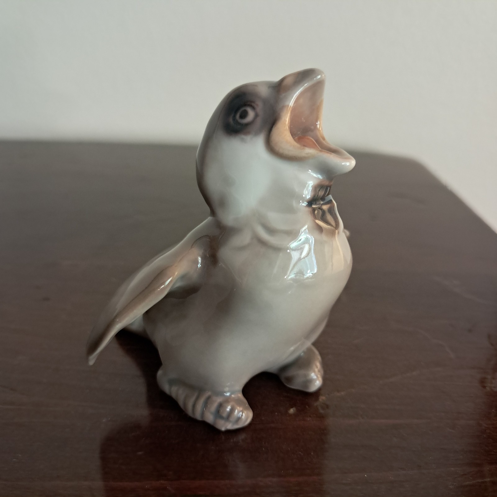 Bing & Grondahl Baby Bird with Open Mouth Bing & Grondahl Baby Bird with Open Mouth