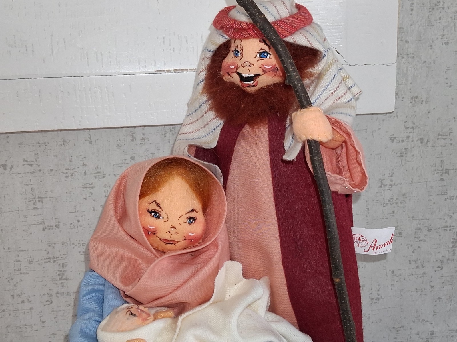 ANNALEE Nativity Set Mary Joseph Baby Jesus Handcrafted Cloche display 1986 E/C ANNALEE Nativity Set Mary Joseph Baby Jesus Handcrafted Cloche display 1986 E/C