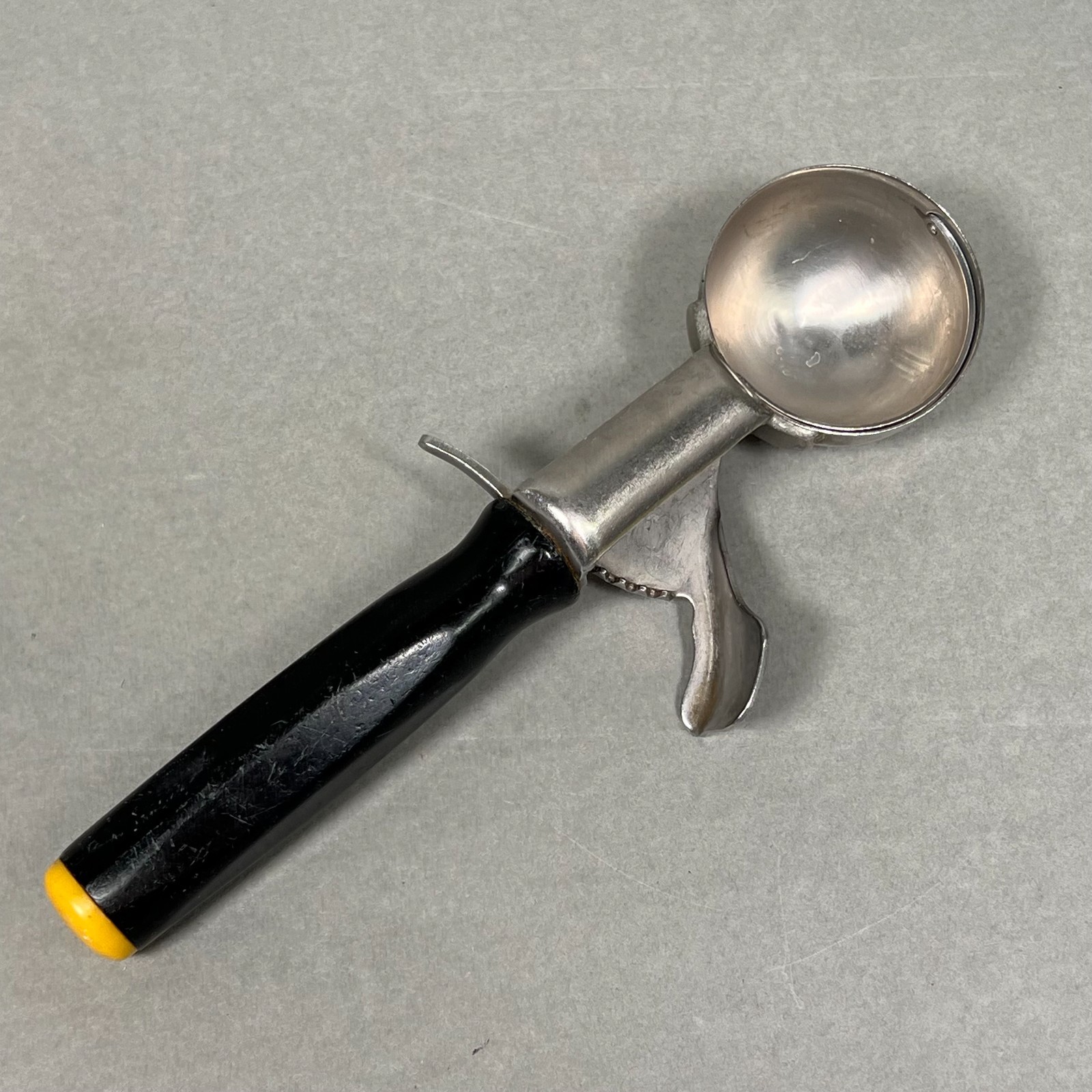 Vtg Myers De Luxe Disher Ice Cream Scooper DeLuxe Scoop #20 Rare Plastic Handle Vtg Myers De Luxe Disher Ice Cream Scooper DeLuxe Scoop #20 Rare Plastic Handle
