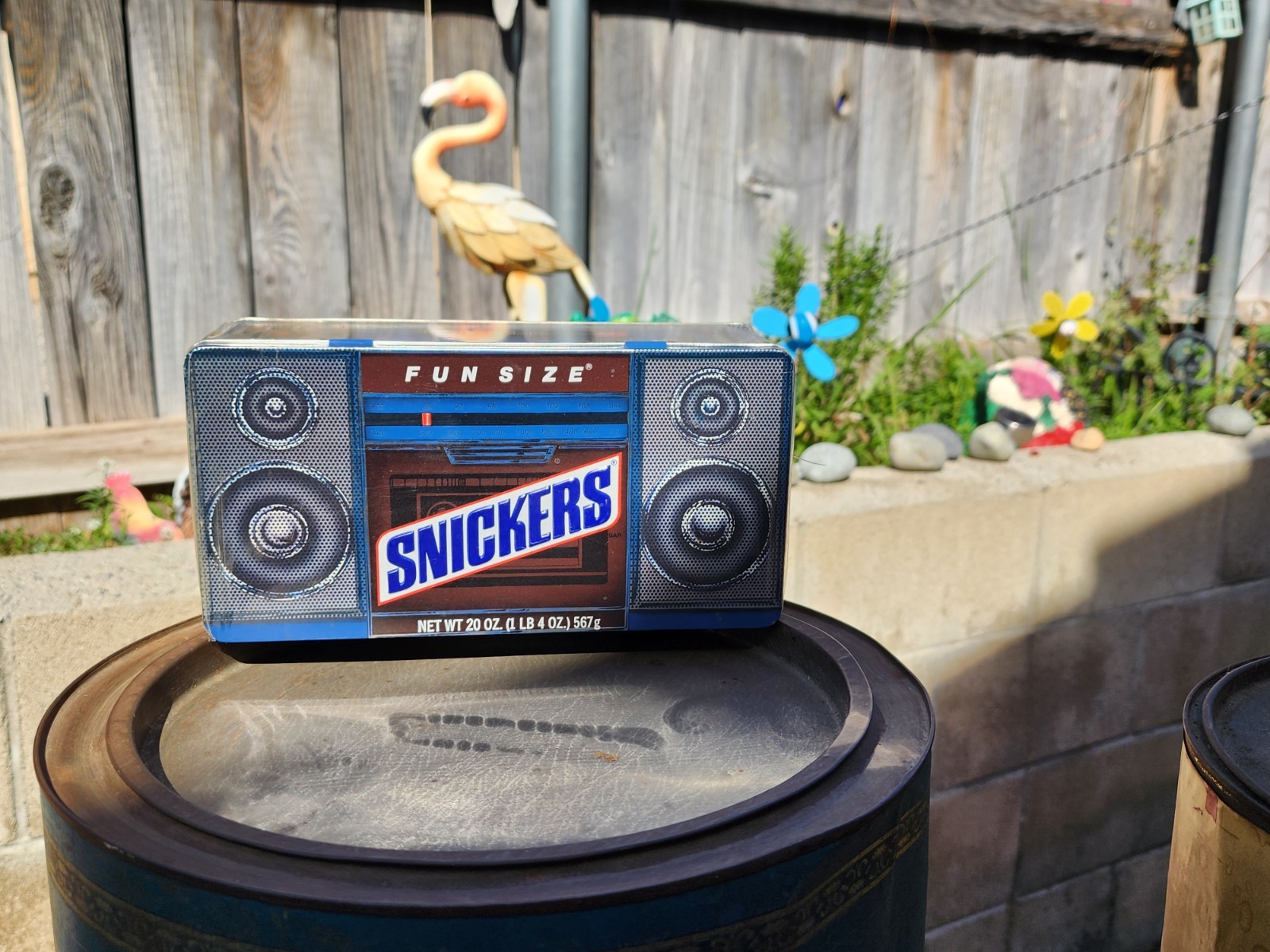 Vintage Nostalgic 80 s SNICKERS CANDY BAR advertising tin. UNOPENED and new.