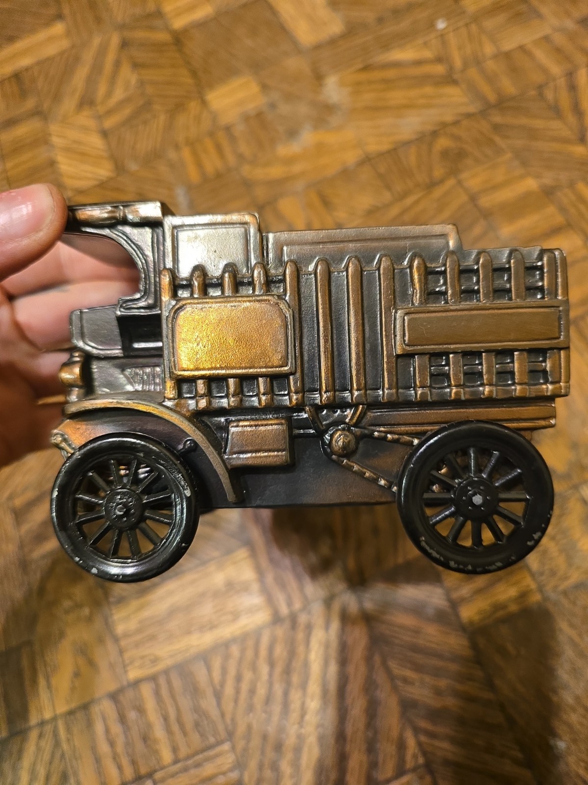 Vintage Banthrico Inc Bank Chicago USA Mack Truck 1906 No Key Rolls