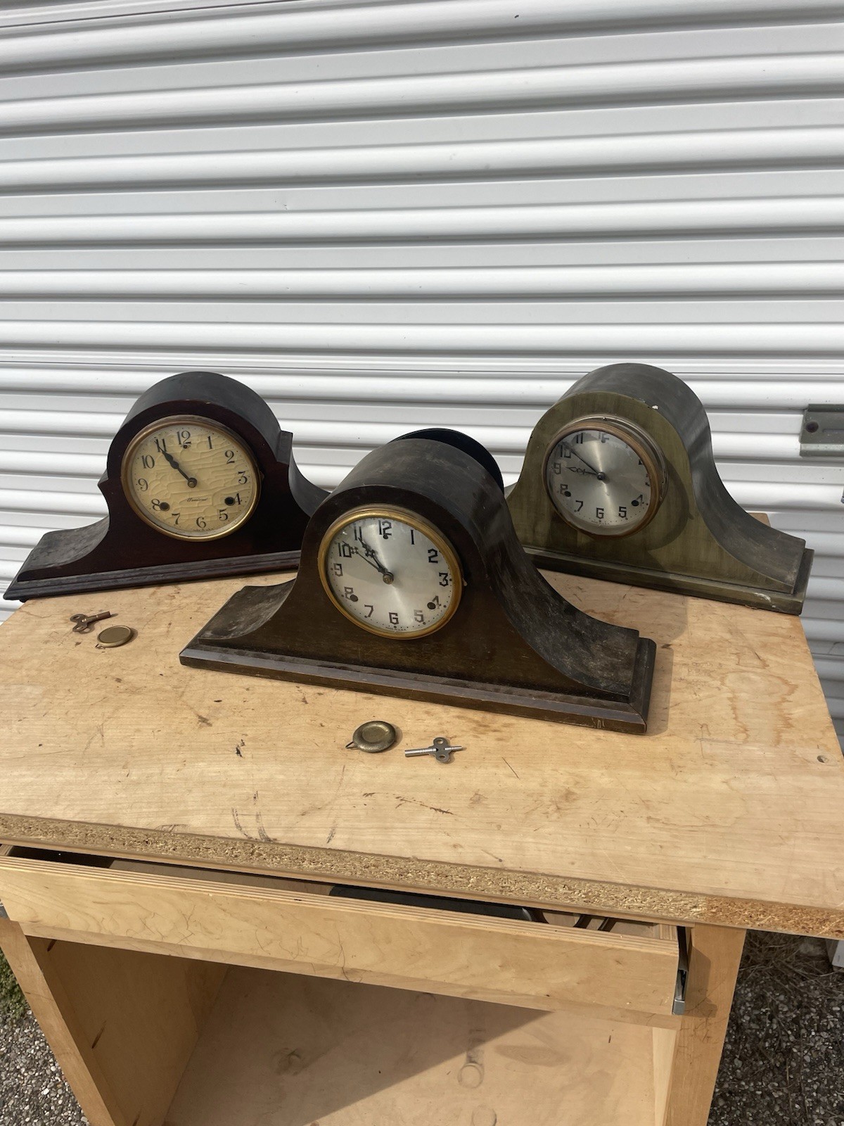 Lot Of 3 1900s Antique Mantle Clocks (For Parts Or Repair) Some Keys Lot Of 3 1900s Antique Mantle Clocks (For Parts Or Repair) Some Keys