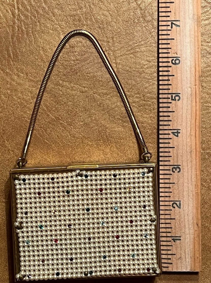 RARE 1940-50’s Zell Fifth Ave Cigarette Purse And Compact RARE 1940-50’s Zell Fifth Ave Cigarette Purse And Compact