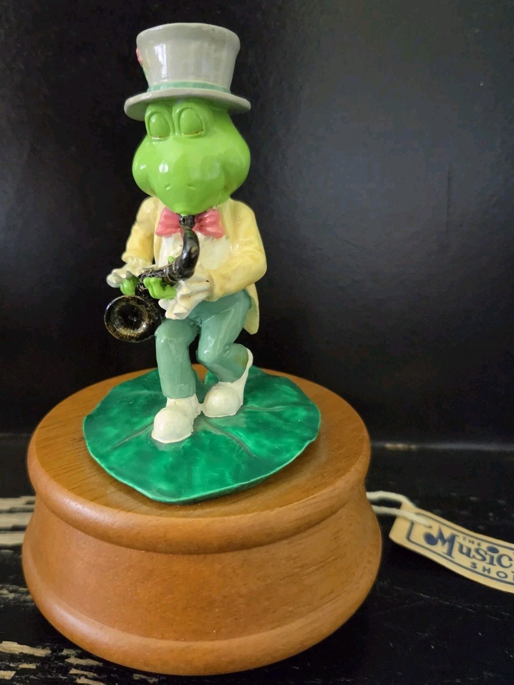 Vtg The Music Box Shop Frog Playing The Saxaphone Music Box Works Victoria Impex