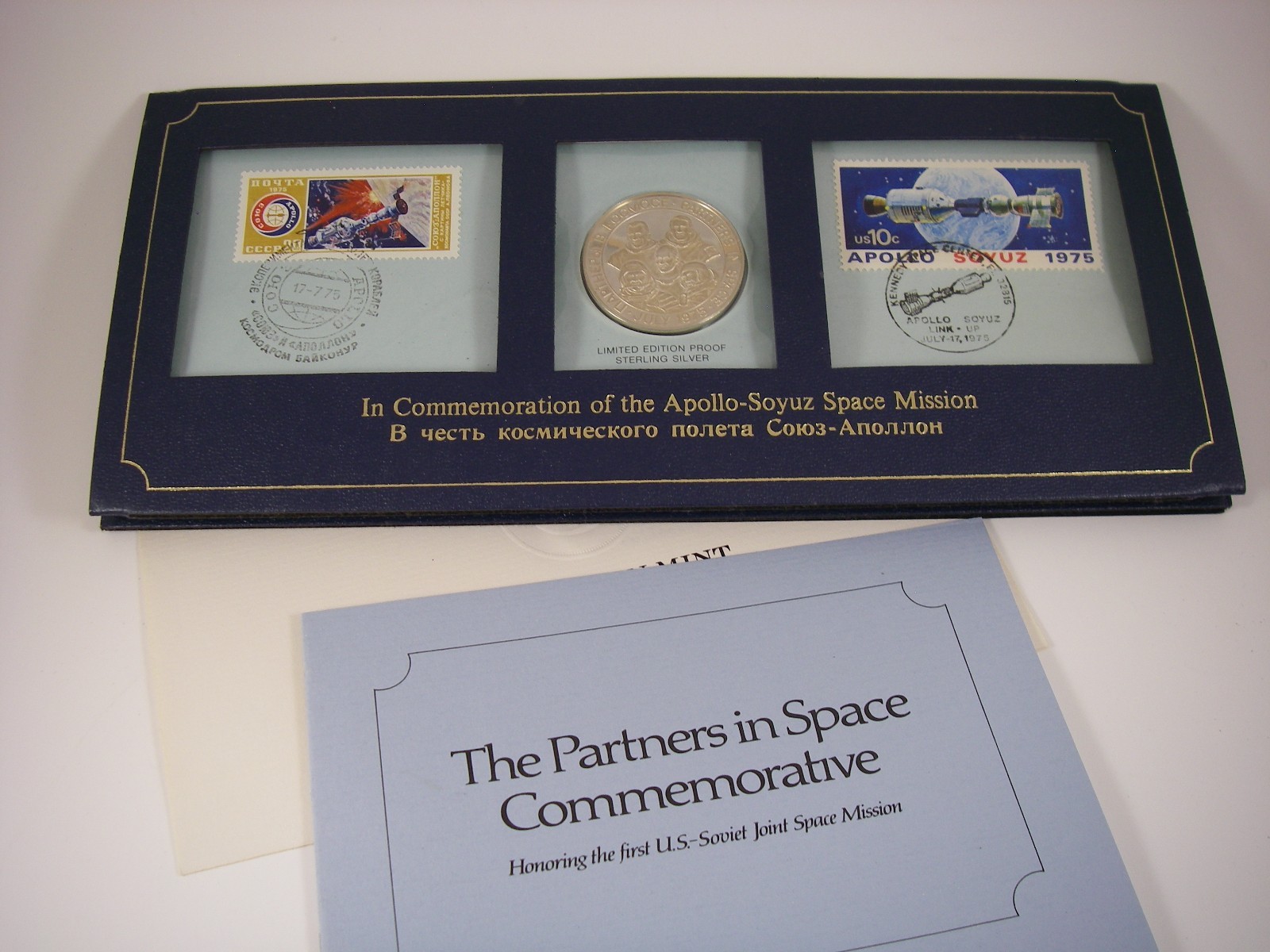1975 APOLLO-SOYUZ SPACE MISSION COMMEMORATIVE: STERLING SILVER MEDAL, STAMPS