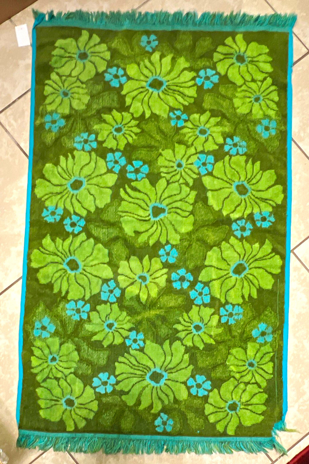 Retro 1960s Mod Flower Power Green & Aqua Blue Fringed Bath Towel  36x22 inches 