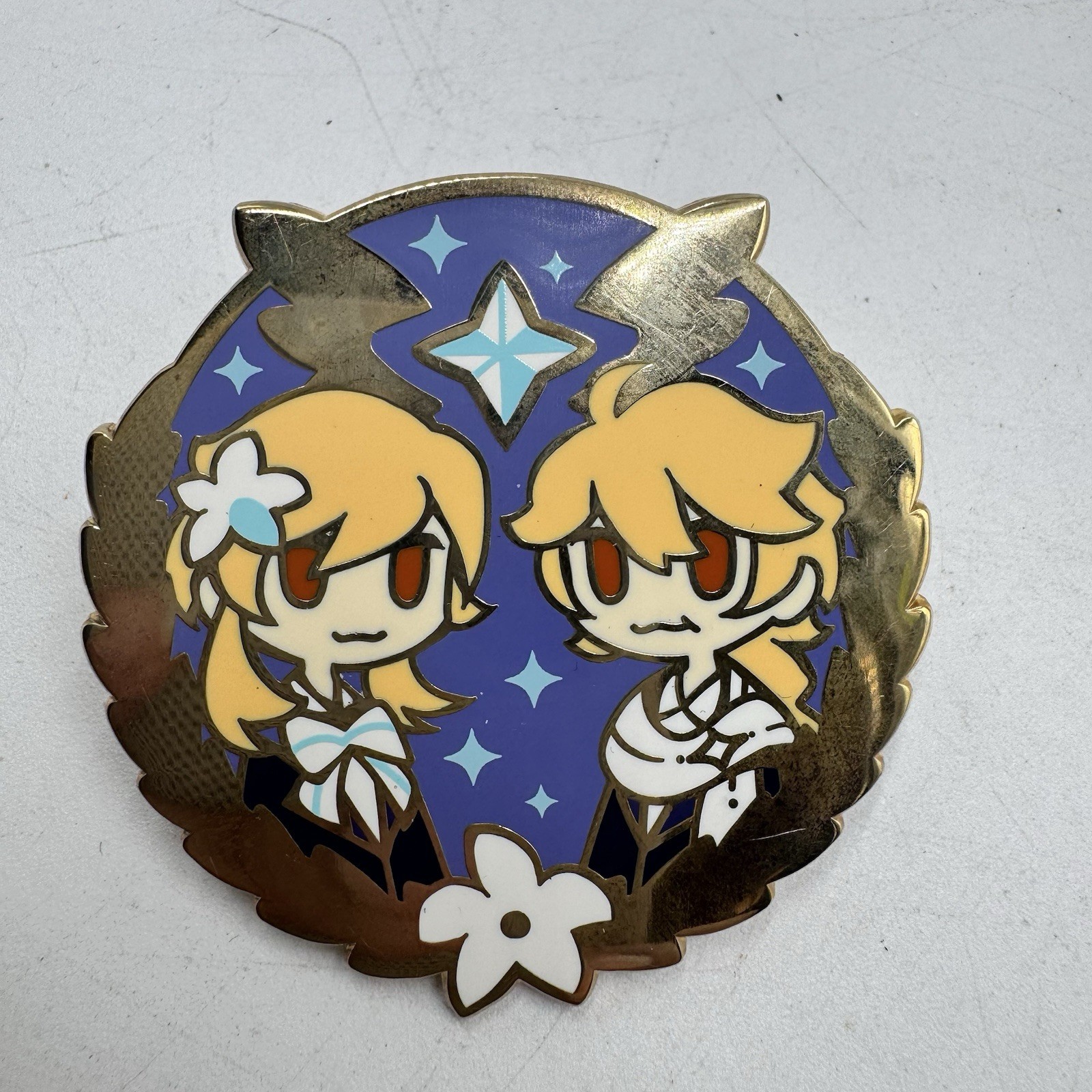 READ Genshin Impact Aether & Lumine Twins Enamel Pin Gold Tone Flowers