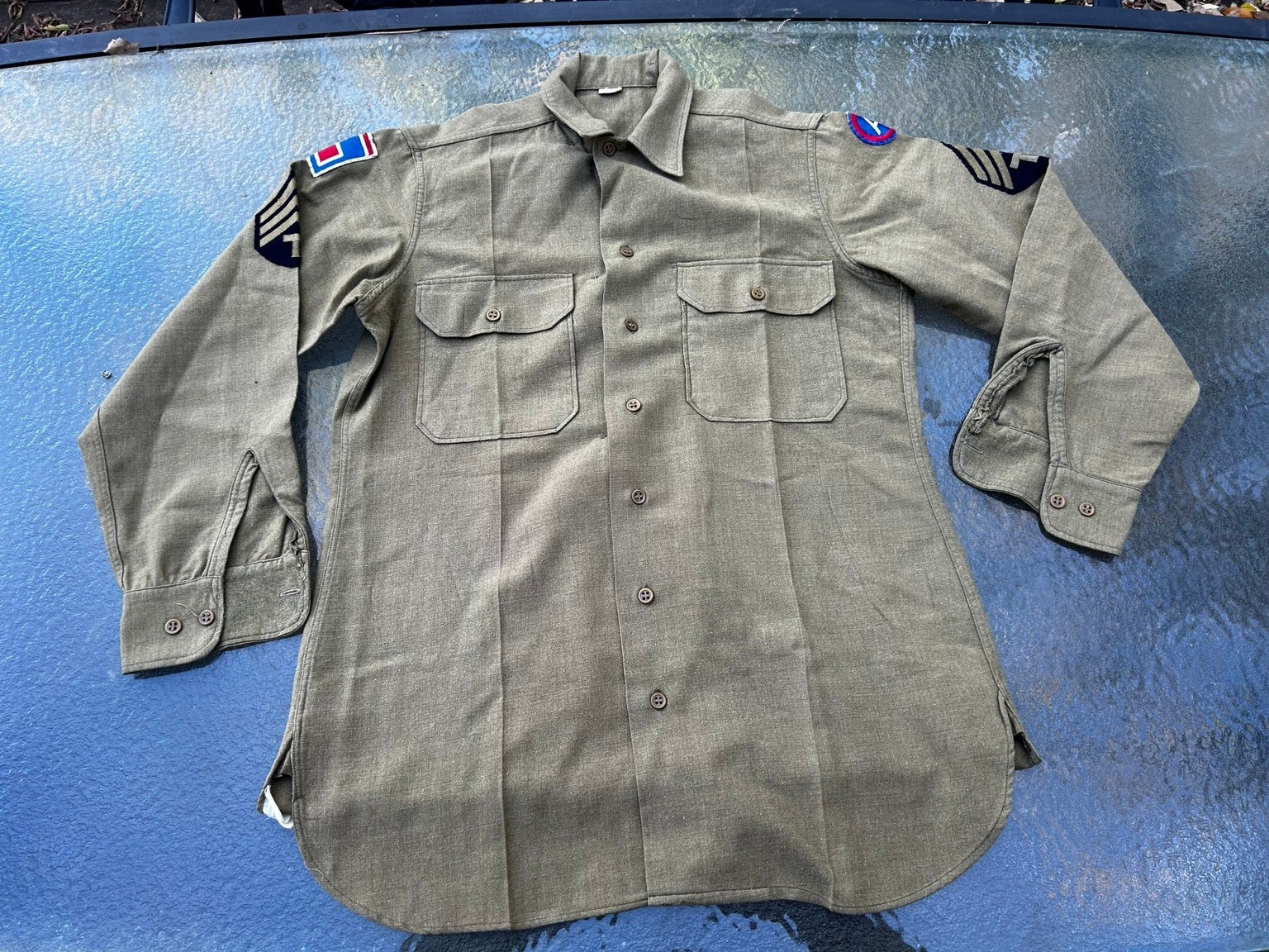 Vtg WW2 40s U.S Military Shirt 15-33 Olive Drab Button Front Long Sleeve Patches