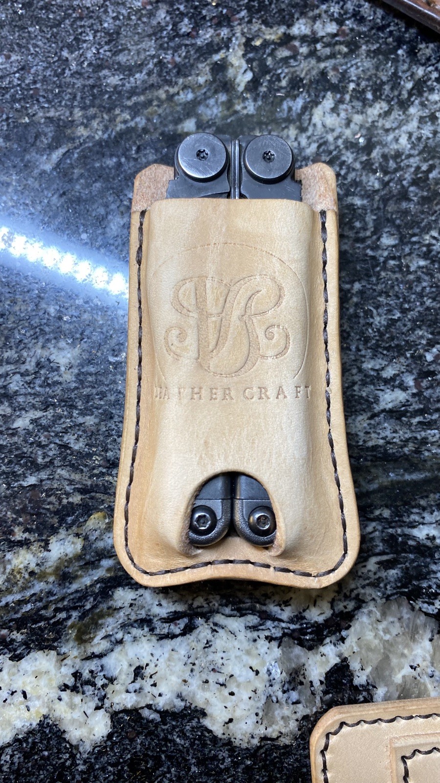 Leatherman wave sheath. Full grain leather. Tan