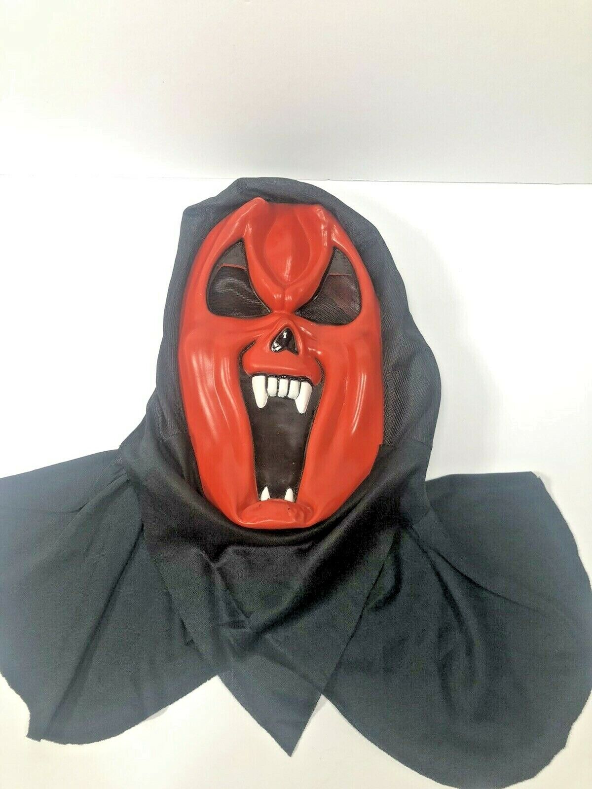 Scream Mask Red Devil Fun World Easter Unlimited ***** VERY RARE *****