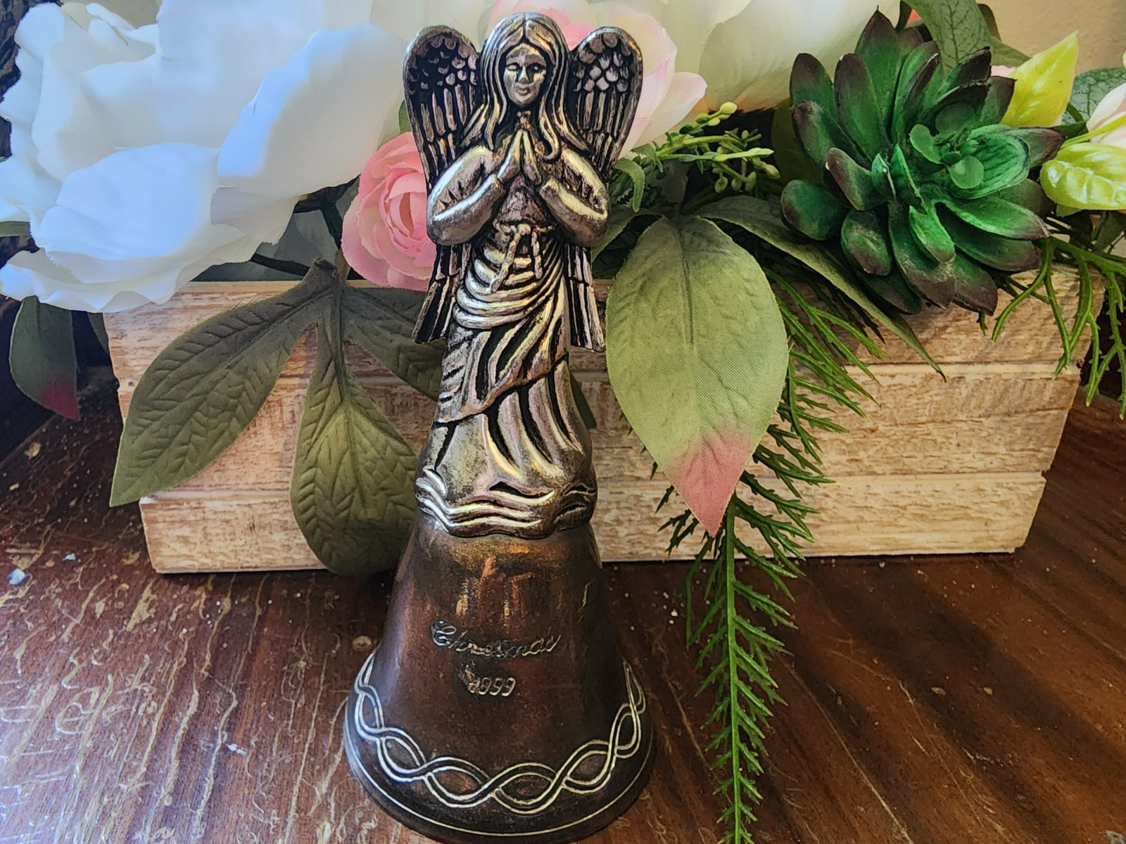 1999 Madison Avenue Collectible Silverplated Angel Bell Making Spirits Bright #4 1999 Madison Avenue Collectible Silverplated Angel Bell Making Spirits Bright #4