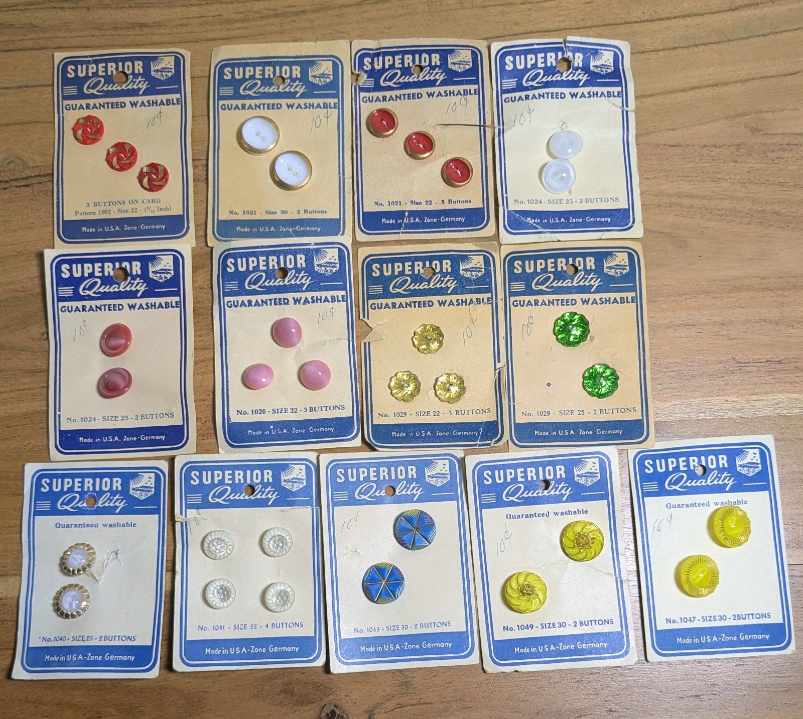 VINTAGE LOT 13 Cards US Zone Germany Glass Buttons NOS Moonglow Catseye 1945-49