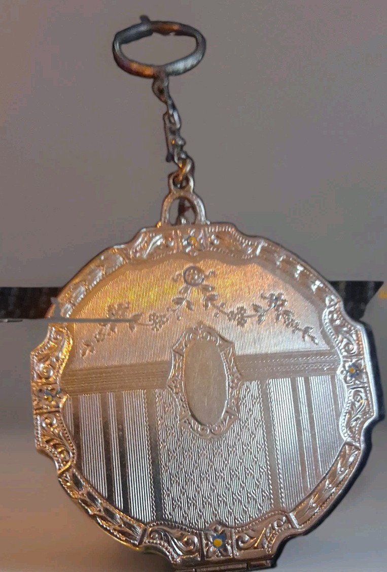 Vintage early Cosmetic Compact with Finger Ring Chain Vintage early Cosmetic Compact with Finger Ring Chain