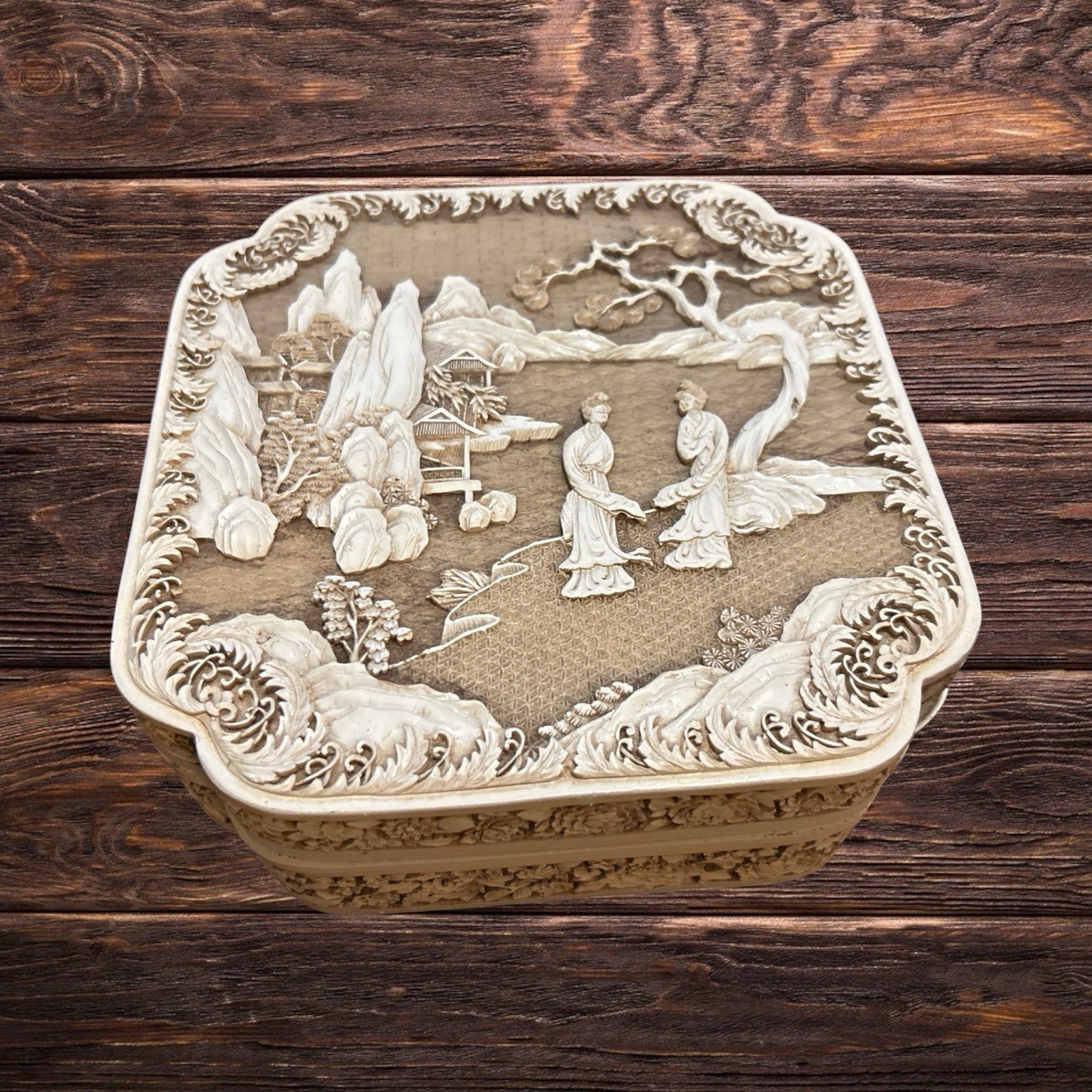 1982 Vintage Arnat Ivory Dynasty Carved Resin Decorative By Arnart Imports 1982 Vintage Arnat Ivory Dynasty Carved Resin Decorative By Arnart Imports