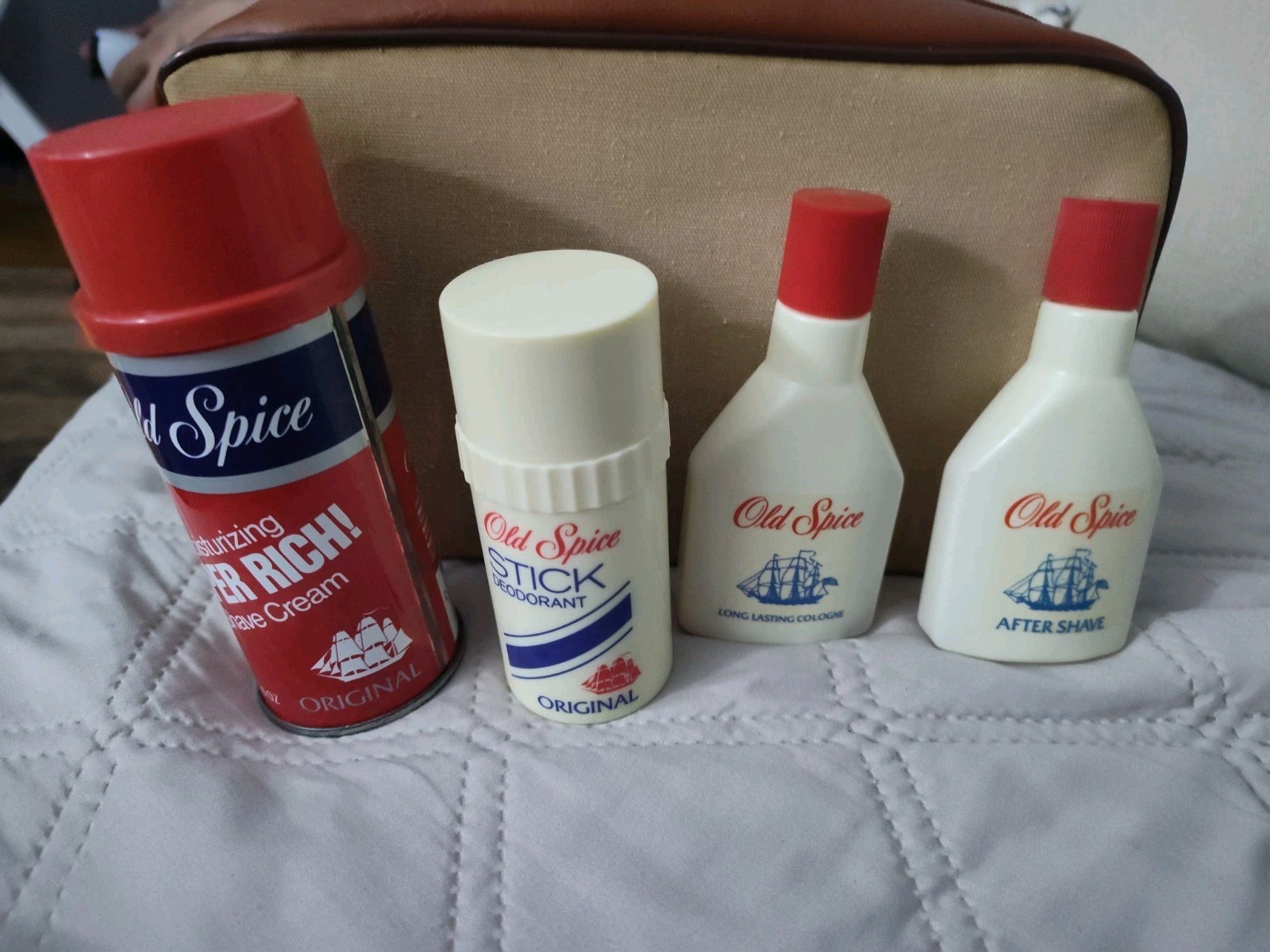 Vintage Old Spice Overnight Travel Bag Set After Shave Cream Deodorant NIP Vintage Old Spice Overnight Travel Bag Set After Shave Cream Deodorant NIP