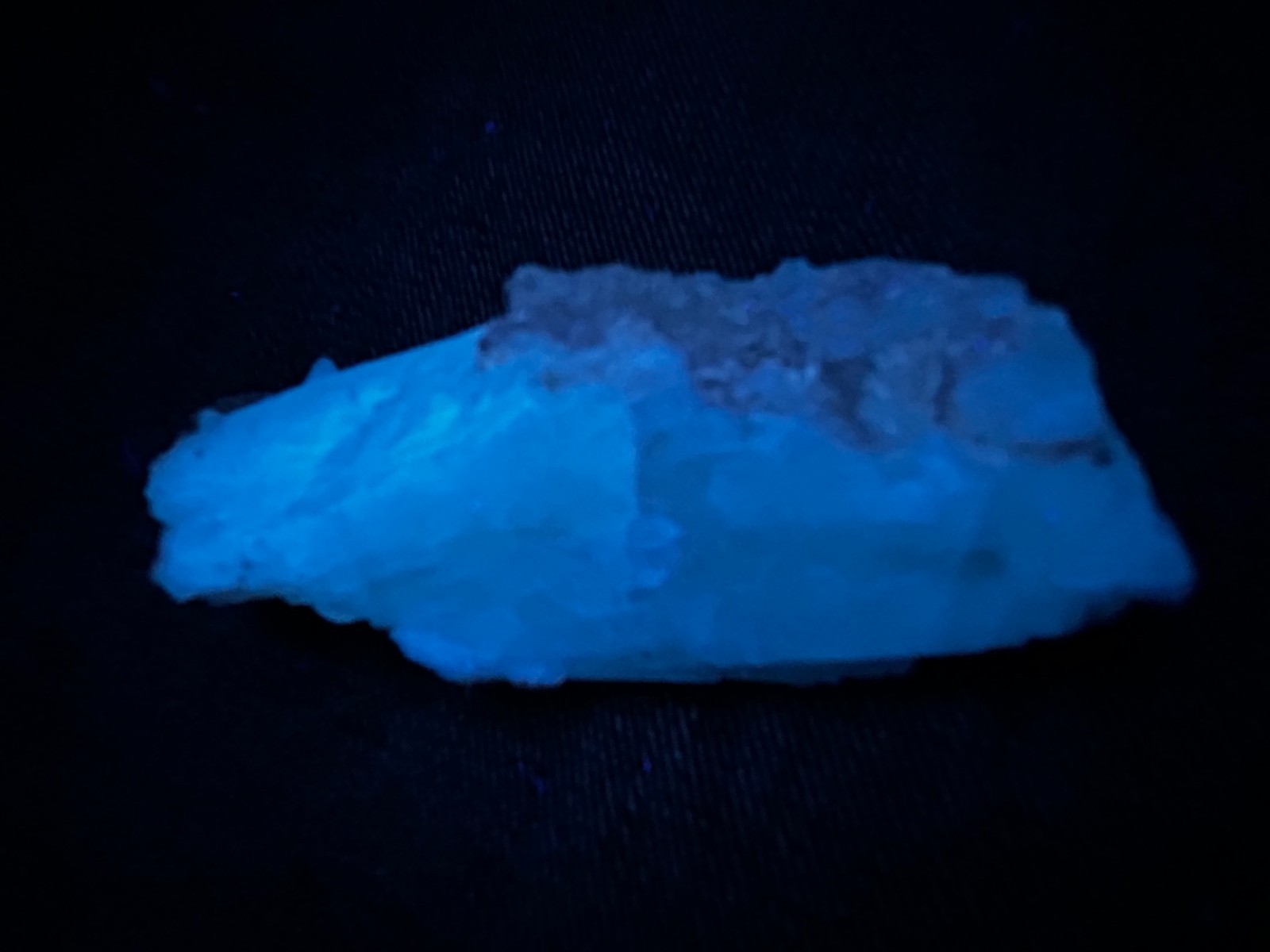 KB: BRIGHT FL & PHOS SW BLUE/WHITE & YELLOW/WHITE LW CELESTINE SPAIN