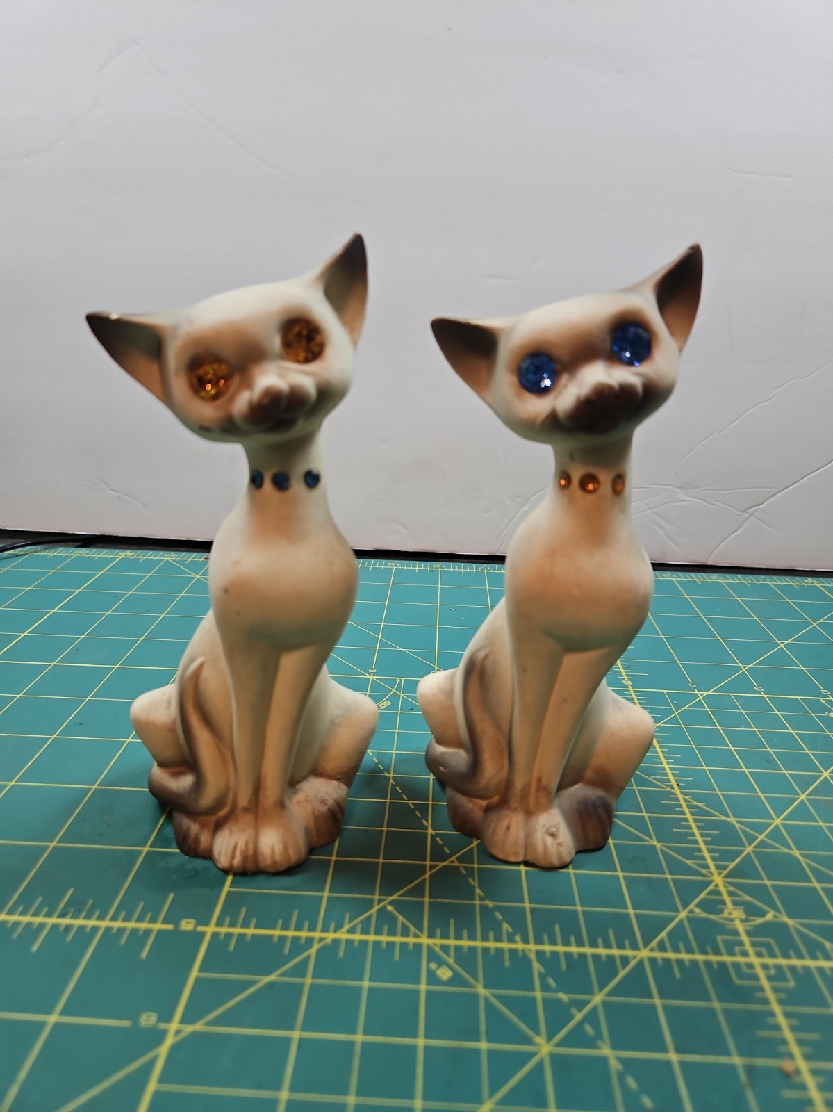 2 MCM Japan Stamped Siamese 2 MCM Japan Stamped Siamese