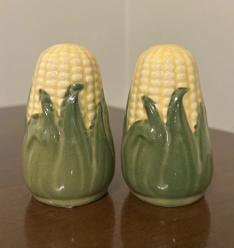 VTG c1946 Shawnee Pottery Corn King 3.25” Salt & Pepper Shakers Cork Stoppers VTG c1946 Shawnee Pottery Corn King 3.25” Salt & Pepper Shakers Cork Stoppers
