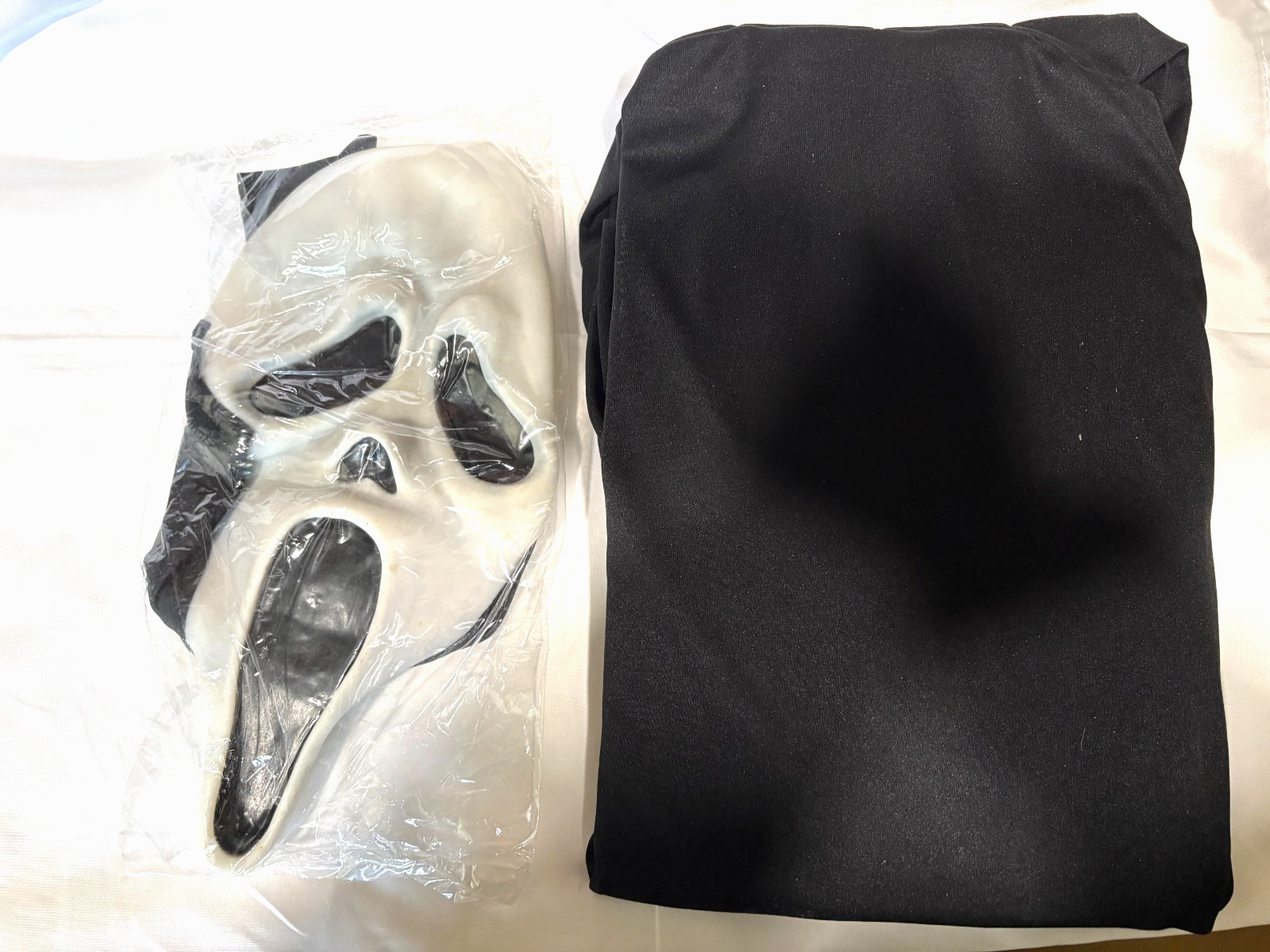 Vintage Fun House Scream Halloween Costume Mask & Robe Hood Excellent Wow