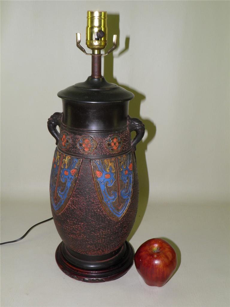 ANTIQUE HAND PAINTED POTTERY FIGURAL JAPANESE LAMP