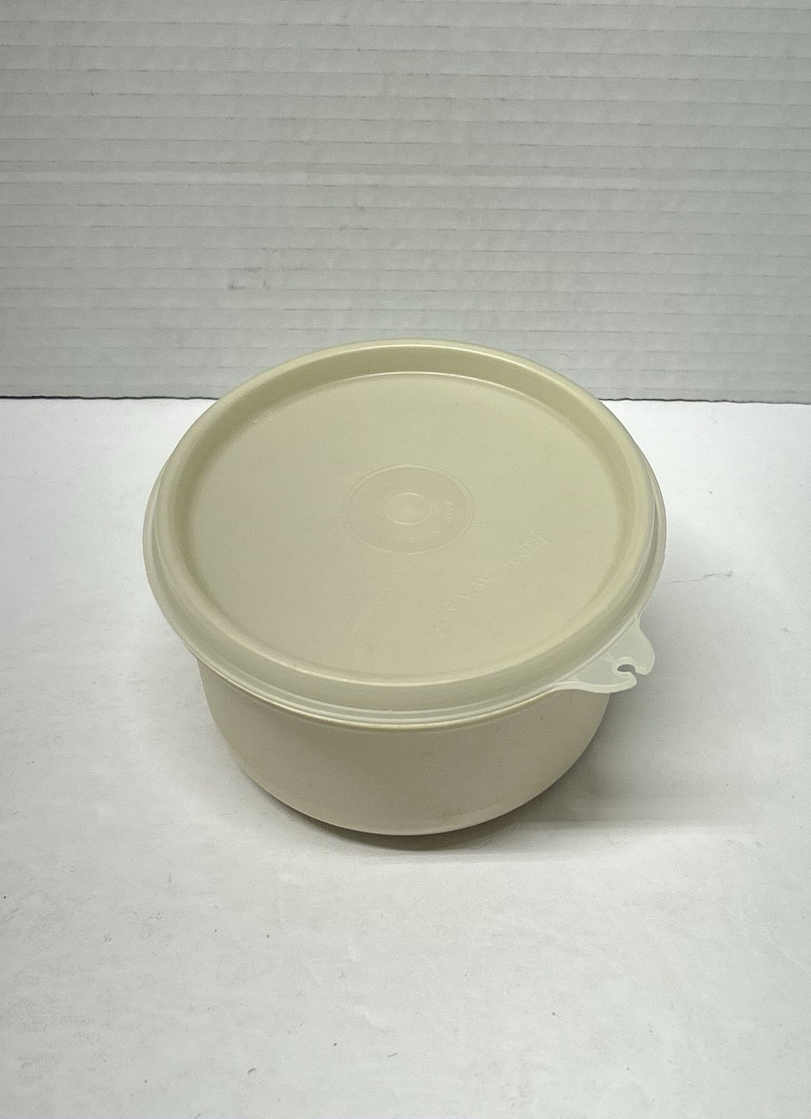 Vtg Tupperware Almond Container w/Clear Lid 1667-5 4x3 - EUC Vtg Tupperware Almond Container w/Clear Lid 1667-5 4x3 - EUC