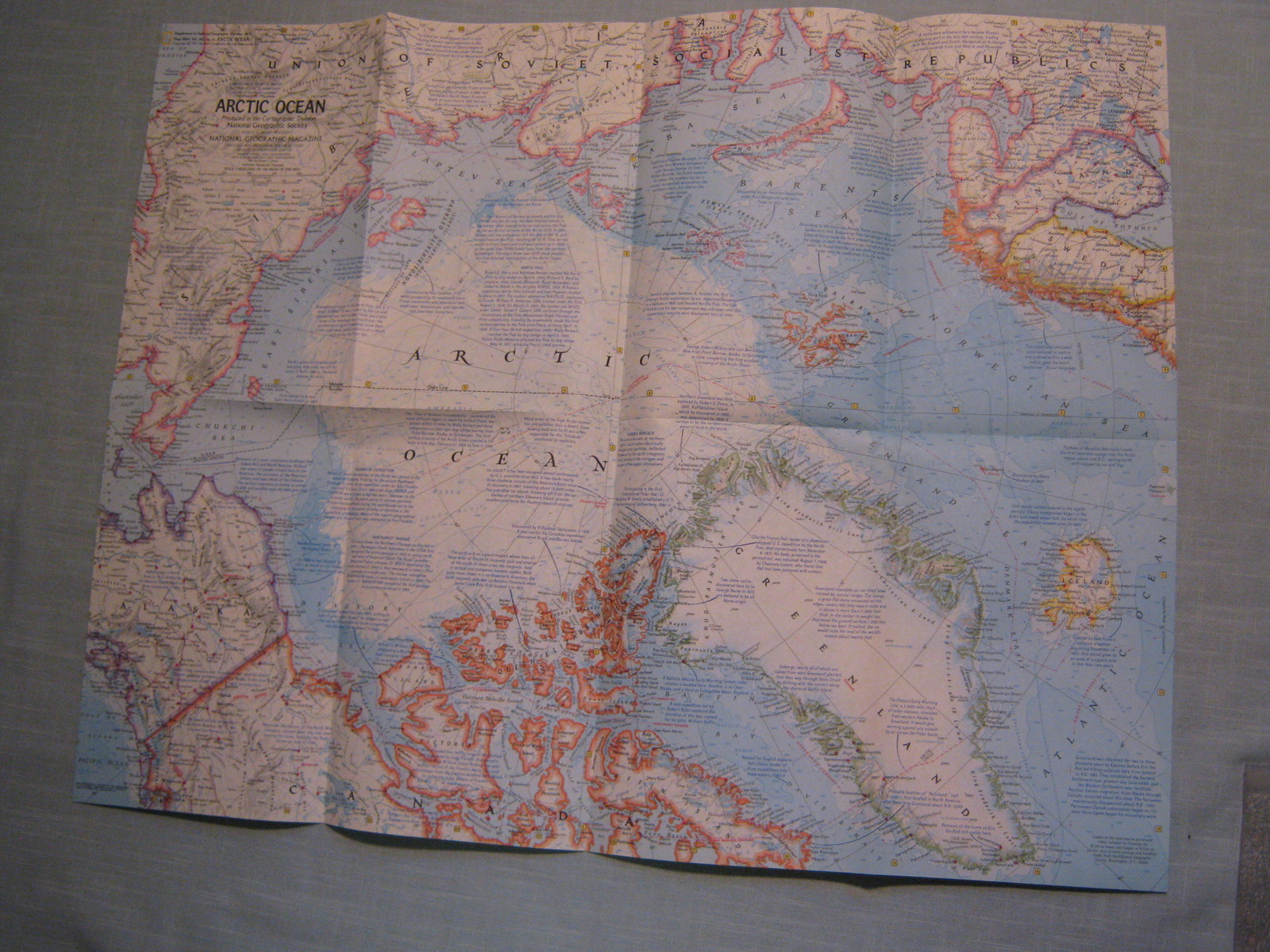 ARCTIC OCEAN MAP FLOOR CIRCLE NORTH POLE SEAFLOOR National Geographic Oct. 1971