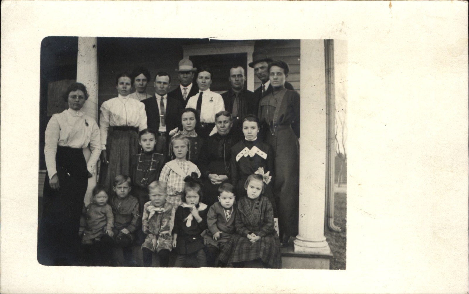 RPPC Edwardian family men women children ~ house porch ~ real photo 1904-1920s