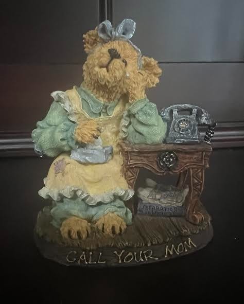 Boyds Bear Momma Guiltrip...Call Your Mom First Edition New in Box