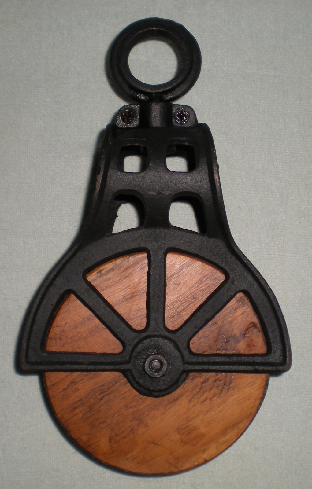 Antique Vintage Cast Iron And Wood Barn Pulley Antique Vintage Cast Iron And Wood Barn Pulley