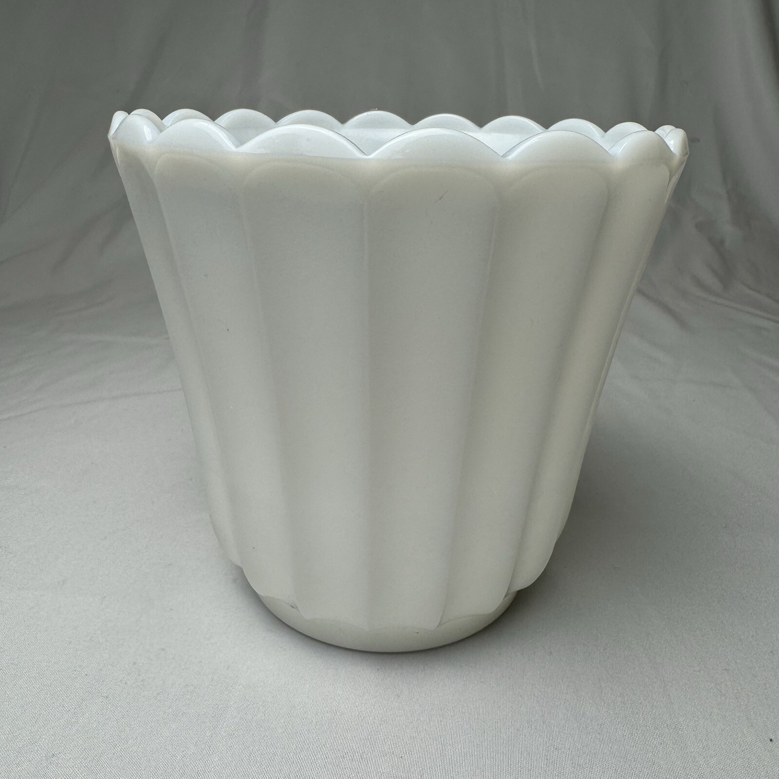 Vintage Milk Glass Flower Pot/Vase-Scalloped Rim 5”