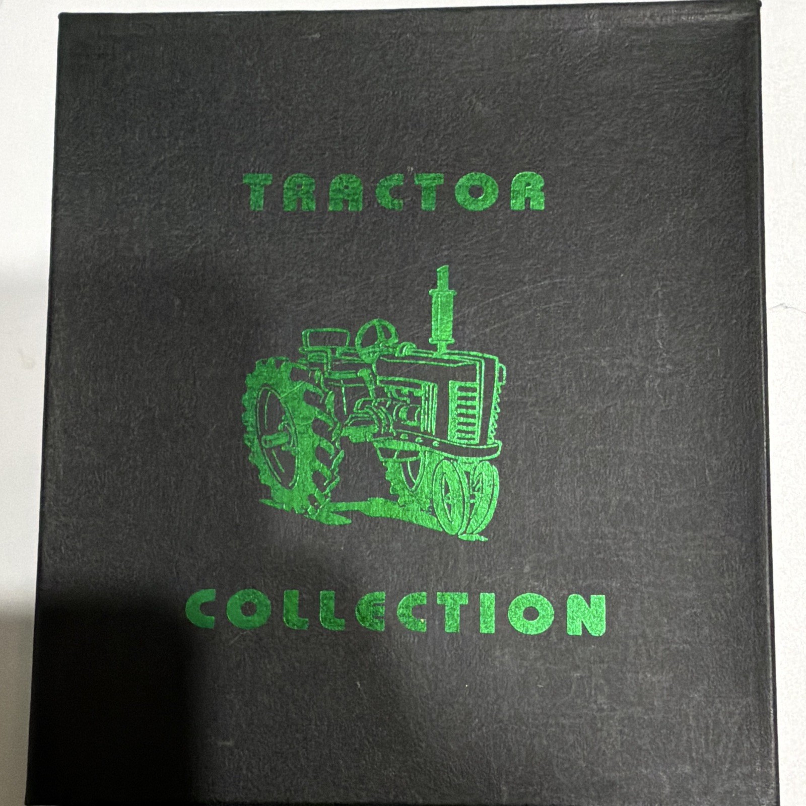 Tractor Collection 2003 Pocketknife Set w/ Tractor Keychain Black Handles Tractor Collection 2003 Pocketknife Set w/ Tractor Keychain Black Handles