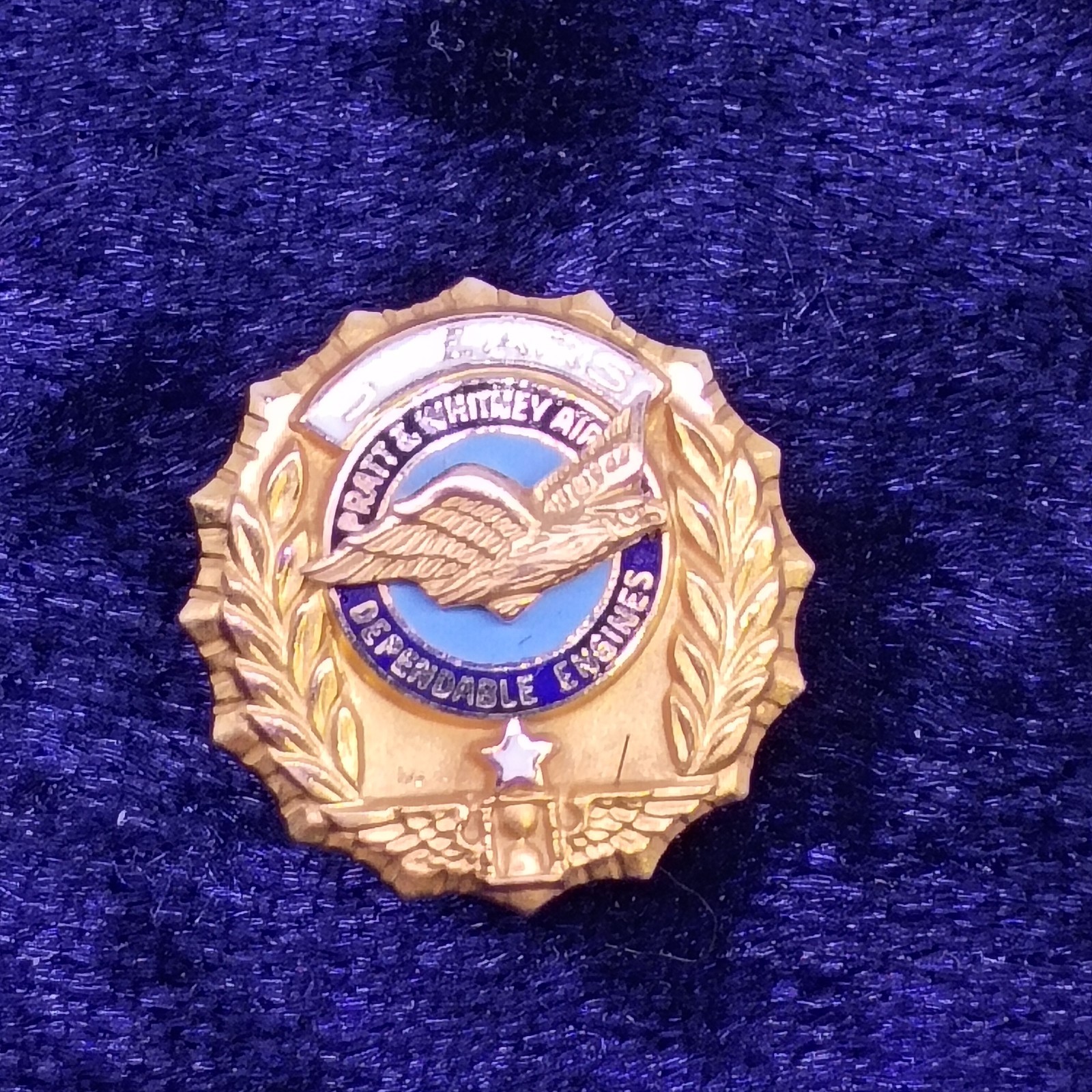 WWll 10K GOLD PRATT & WHITNEY Aircraft 5 Year Service Pin Vintage 3.6 G WWll 10K GOLD PRATT & WHITNEY Aircraft 5 Year Service Pin Vintage 3.6 G