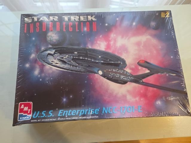 NEW AMT ERTL Star Trek Insurrection U.S.S. Enterprise NCC-1701-E Model Kit