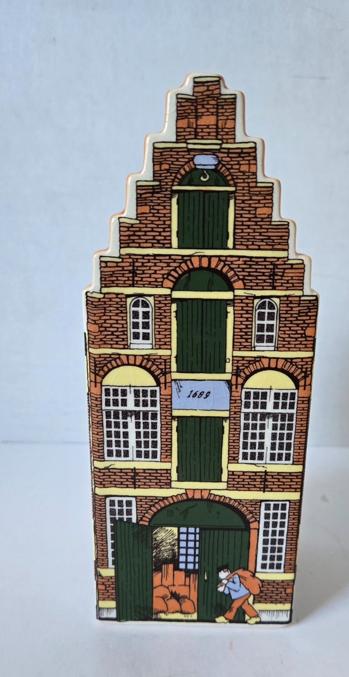 Vintage Polychroom Delft House Coin Bank Hand Painted W/Stopper 7\