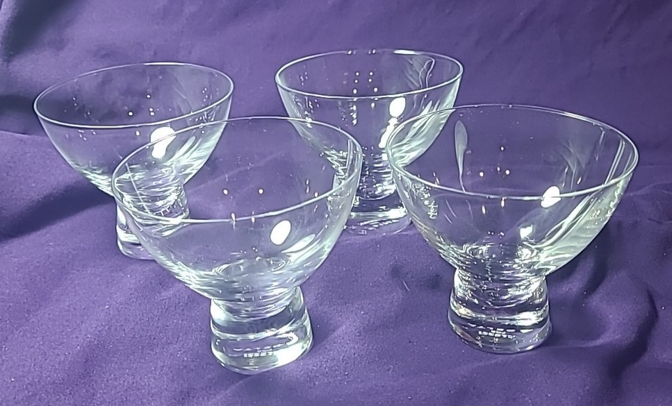 ALESSI for DELTA AIRLINES Short Stem Martini Glasses Set of 4 - 044207728 ALESSI for DELTA AIRLINES Short Stem Martini Glasses Set of 4 - 044207728