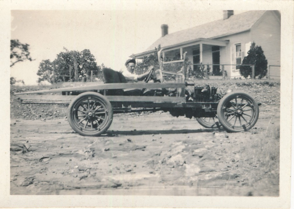 Vintage Car Photo No Body Handmade 1923 Devine Texas 2.5x3.5 S17-10 Vintage Car Photo No Body Handmade 1923 Devine Texas 2.5x3.5 S17-10
