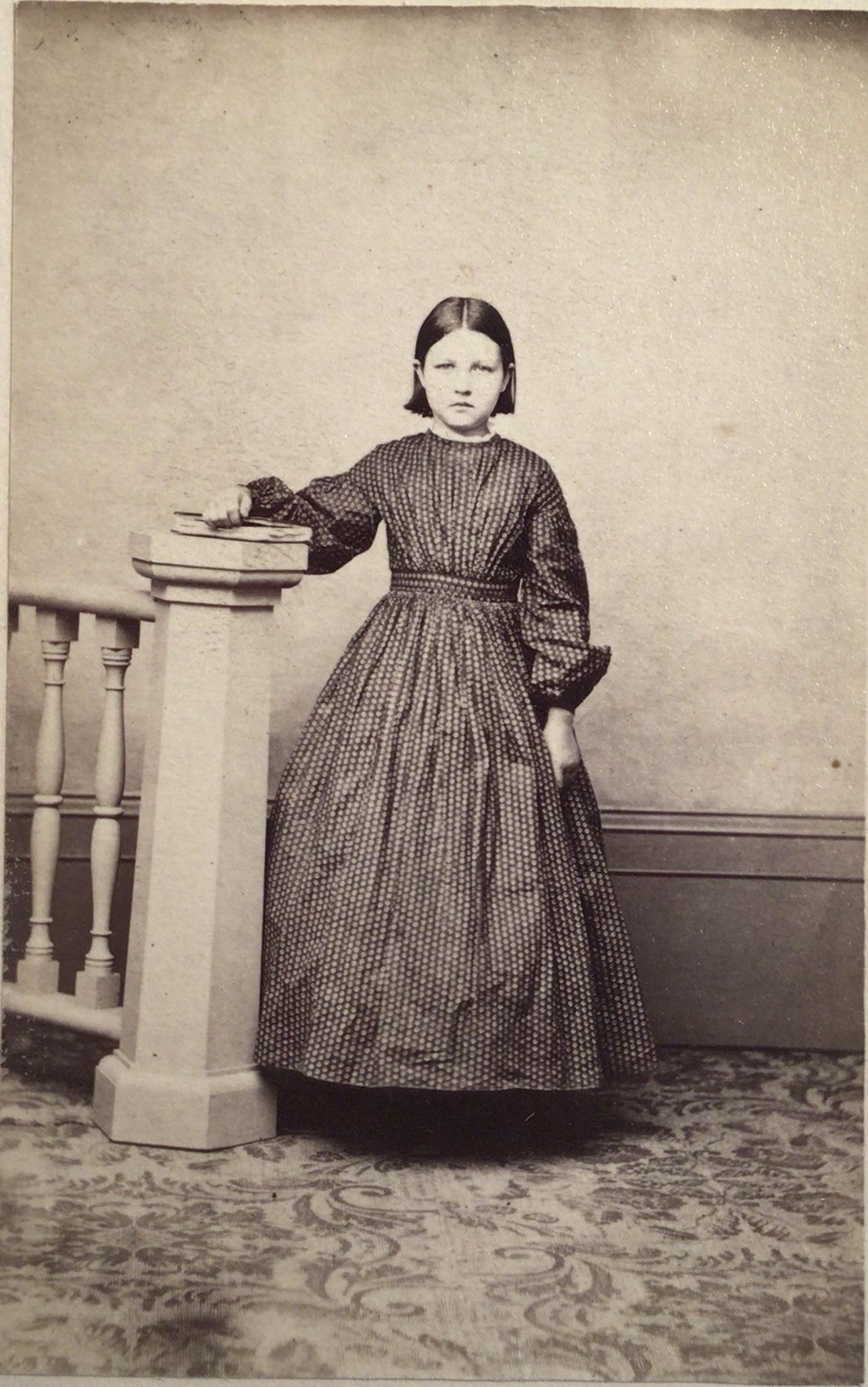 Antique 1860’s CDV PHOTO Lovely School Girl Young Lady Civil War Era