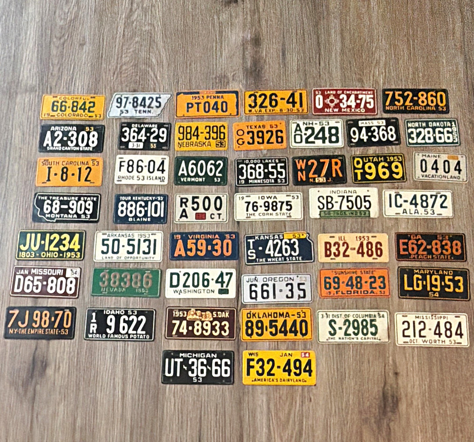 Vintage 1953-54 Wheaties Mini License Plates Lot of 46 States Metal Collectibles Vintage 1953-54 Wheaties Mini License Plates Lot of 46 States Metal Collectibles