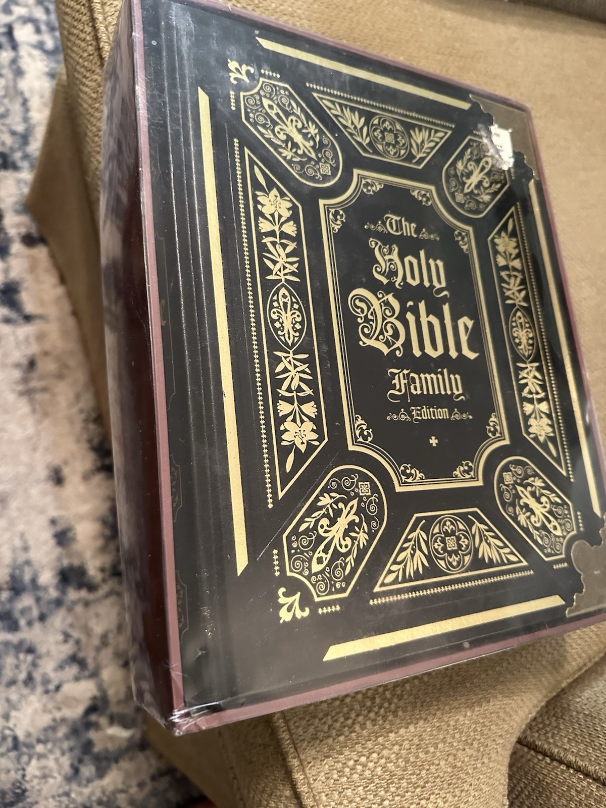 Rare Hardcover The Holy Bible: Family Edition Vintage Gold Leaf New In Box